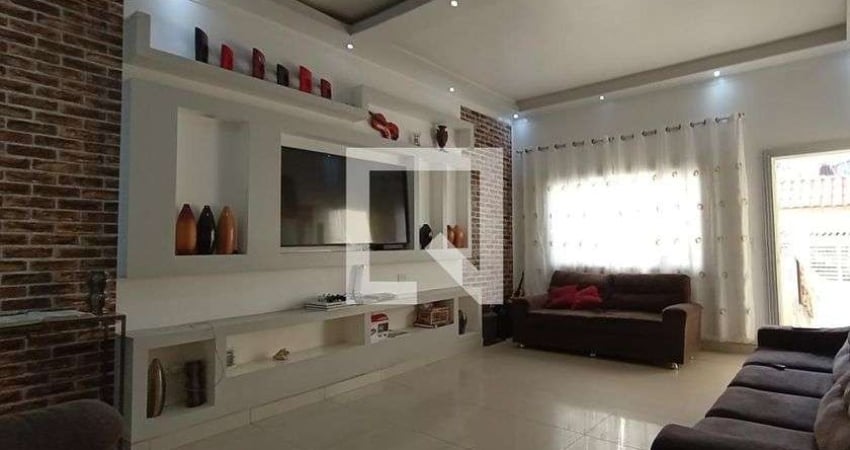 Casa para Aluguel - Ermelino Matarazzo, 3 Quartos,  200 m² - São Paulo