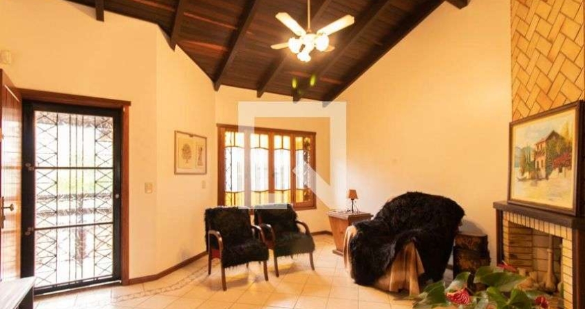 Casa para Aluguel - Cristal , 3 Quartos,  454 m² - Porto Alegre