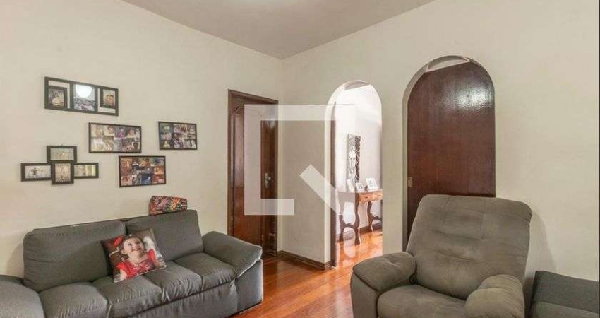 Casa para Aluguel - João Pinheiro, 4 Quartos,  250 m² - Belo Horizonte