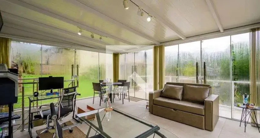 Casa / Sobrado em Condomínio para Aluguel - Espírito Santo, 1 Quarto,  76 m² - Porto Alegre
