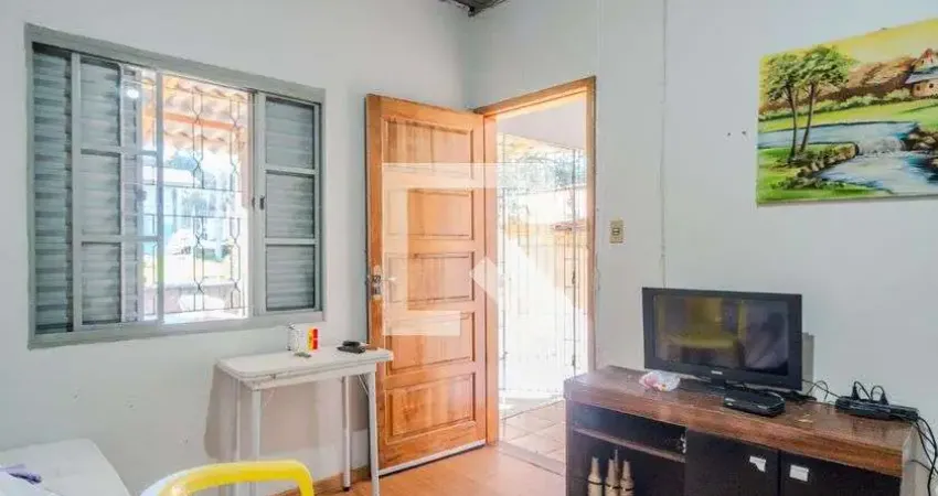 Casa para Aluguel - Nonoai, 1 Quarto,  1000 m² - Porto Alegre