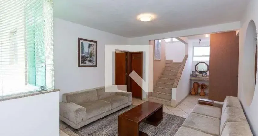 Casa para Aluguel - João Pinheiro, 5 Quartos,  370 m² - Belo Horizonte