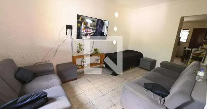 Casa para Aluguel - Bairro Ildan, 3 Quartos,  300 m² - Aparecida de Goiânia