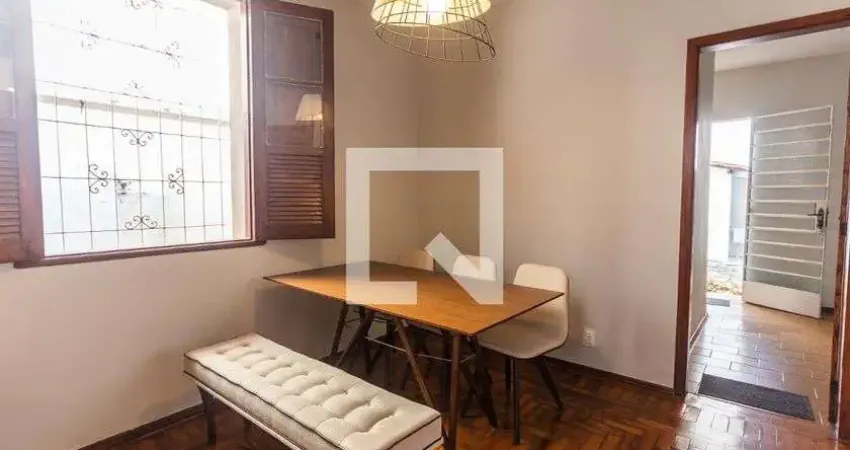 Casa para Aluguel - Floresta, 2 Quartos,  250 m² - Belo Horizonte