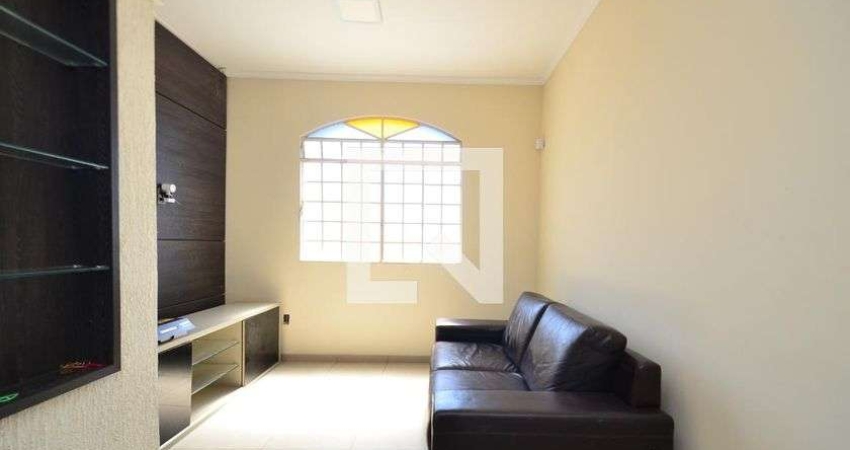 Casa para Aluguel - Santa Efigênia, 3 Quartos,  144 m² - Belo Horizonte