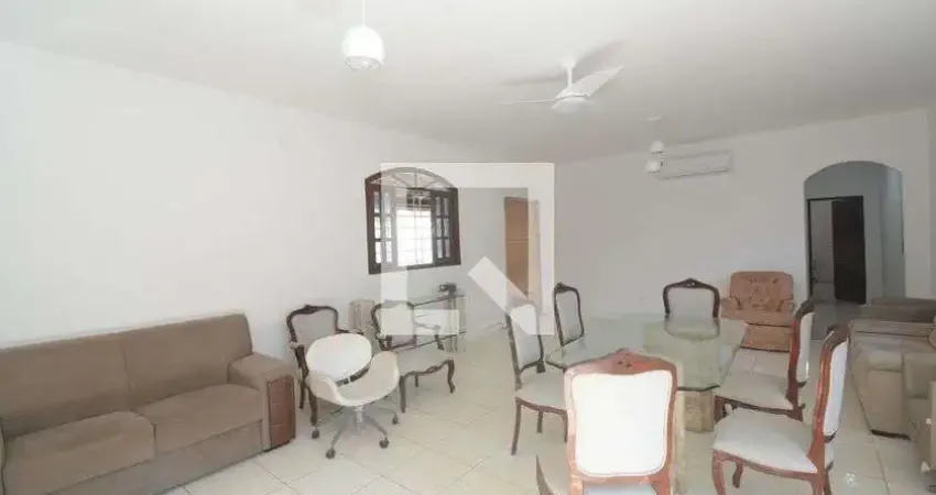 Casa para Aluguel - Vila Valqueire, 4 Quartos,  500 m² - Rio de Janeiro