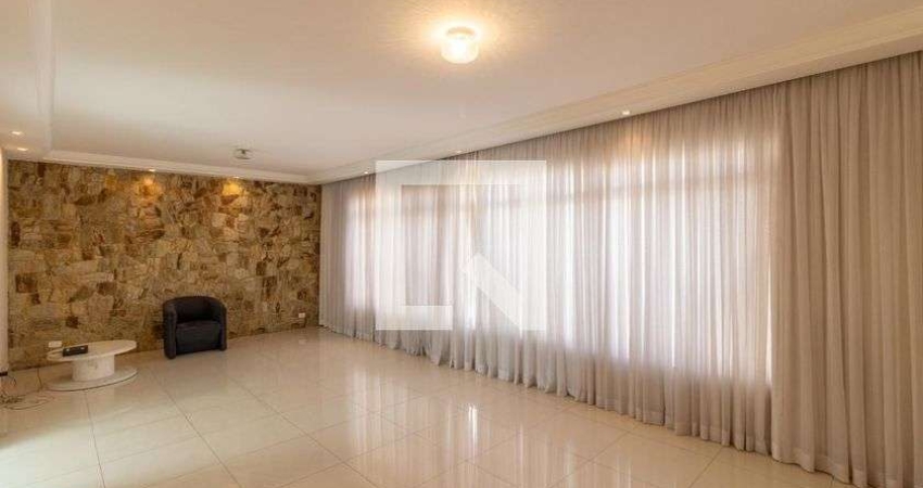 Casa para Aluguel - Cidade Patriarca, 4 Quartos,  261 m² - São Paulo