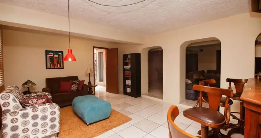 Casa para Aluguel - Menino Deus, 6 Quartos,  550 m² - Porto Alegre