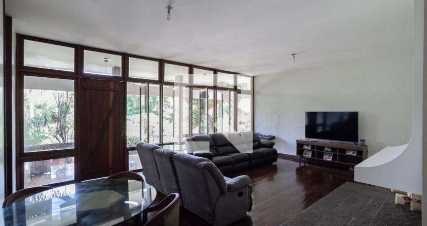 Casa para Aluguel - Braúnas, 7 Quartos,  294 m² - Belo Horizonte