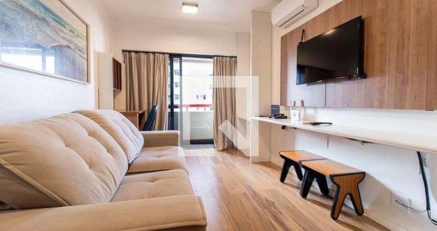 Apartamento para Aluguel - Centro, 1 Quarto,  67 m² - Curitiba