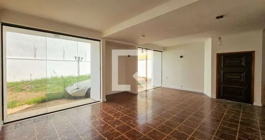 Casa para Aluguel - Jardim Campo Grande, 3 Quartos,  192 m² - São Paulo