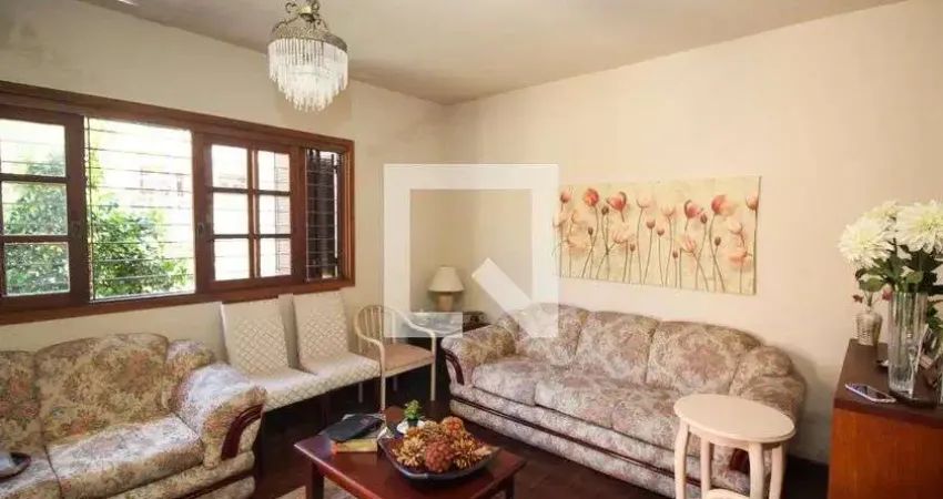 Casa para Aluguel - Partenon, 3 Quartos,  302 m² - Porto Alegre