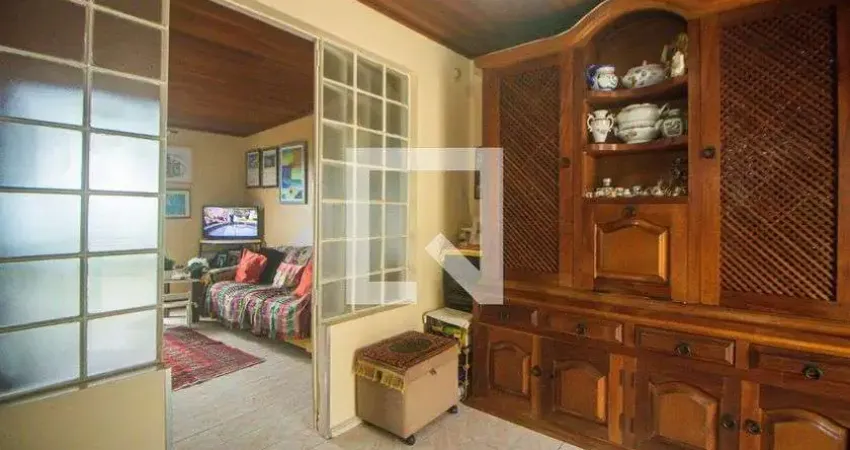 Casa para Aluguel - Jardim Carvalho, 6 Quartos,  240 m² - Porto Alegre