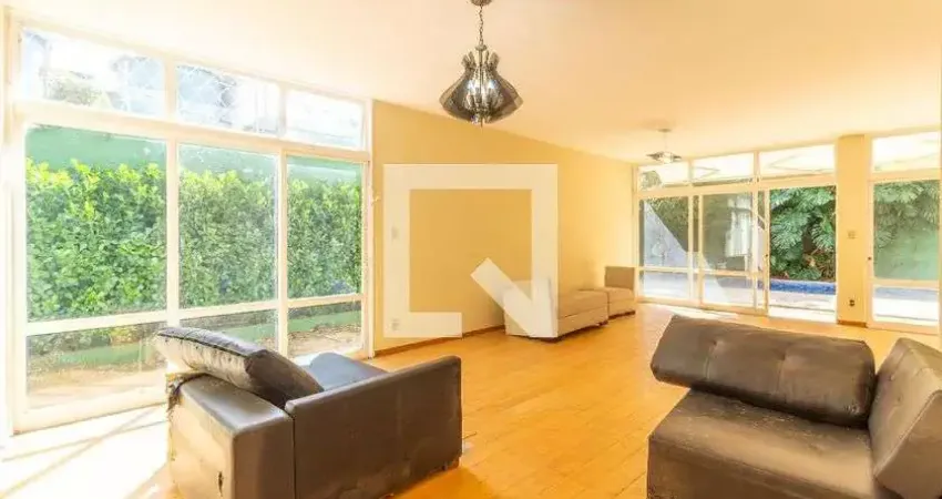 Casa para Aluguel - Alto de Pinheiros, 5 Quartos,  700 m² - São Paulo