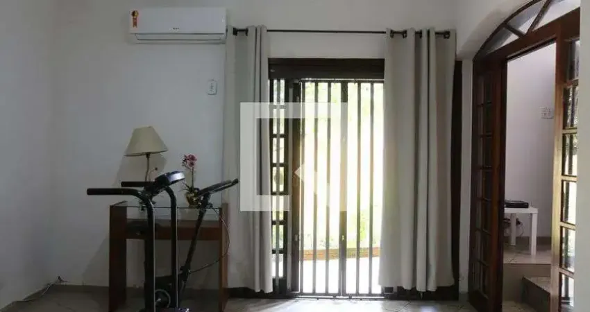 Casa para Aluguel - Jardim Santa Adelia, 3 Quartos,  270 m² - São Paulo
