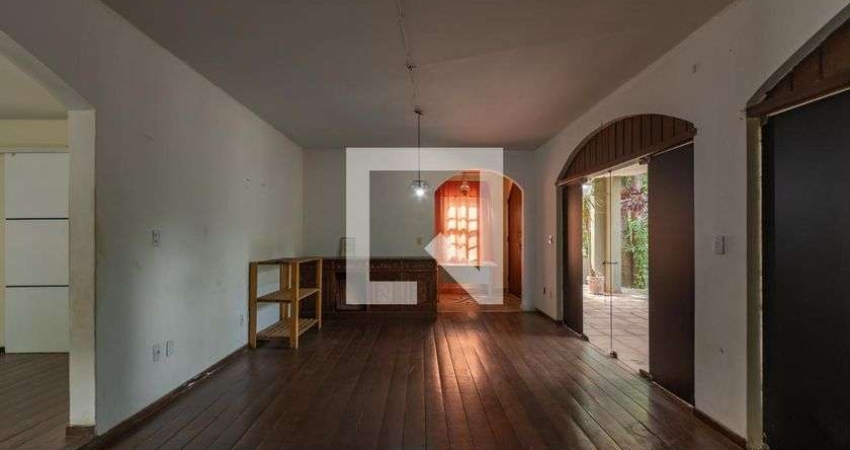 Casa para Aluguel - Braúnas, 4 Quartos,  500 m² - Belo Horizonte