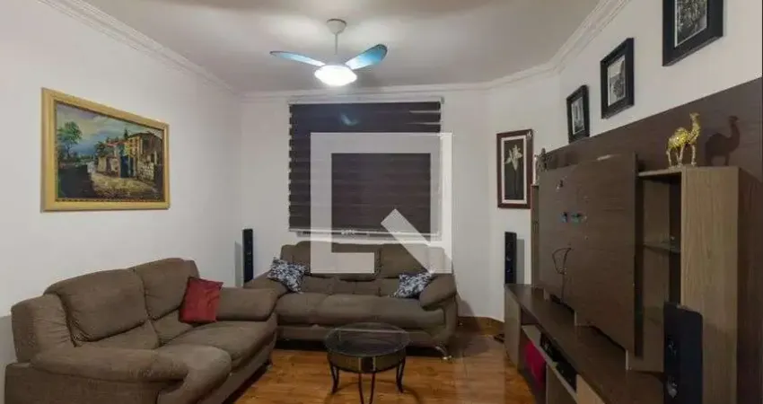 Casa para Aluguel - Uberaba, 3 Quartos,  140 m² - Curitiba