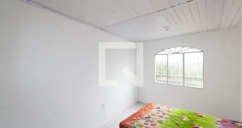 Casa para Aluguel - Campo Grande, 1 Quarto,  25 m² - Rio de Janeiro