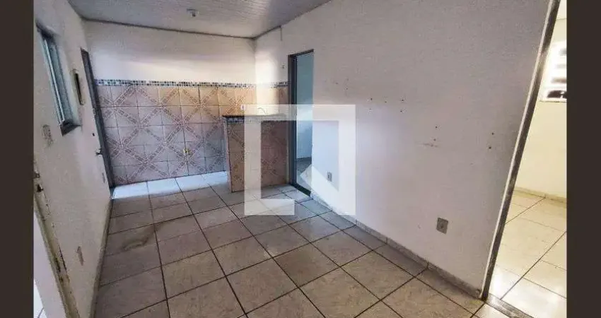 Casa para Aluguel - Piedade, 2 Quartos,  34 m² - Rio de Janeiro