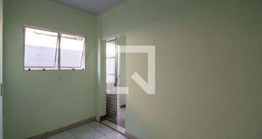 Casa para Aluguel - Parque Vitória Regia, 1 Quarto,  20 m² - Sorocaba