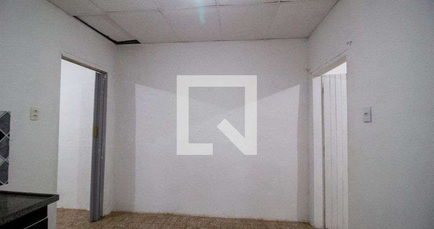 Casa para Aluguel - Jardim Piratininga, 2 Quartos,  37 m² - Sorocaba