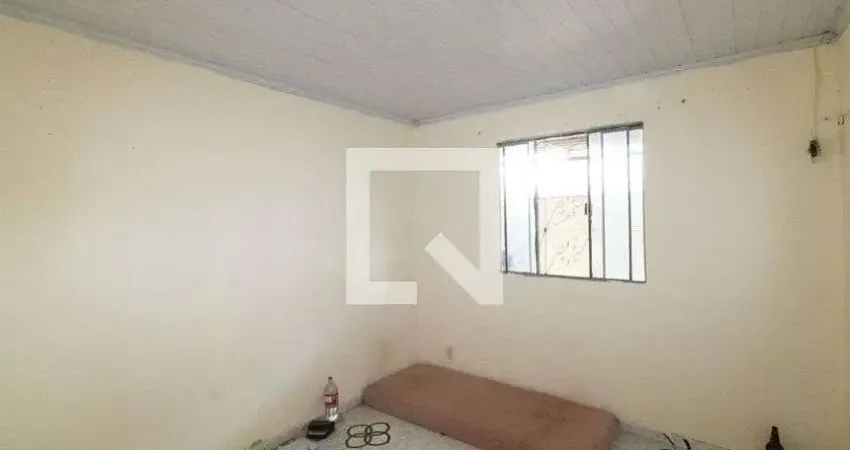 Casa para Aluguel - Campo Grande, 1 Quarto,  35 m² - Rio de Janeiro