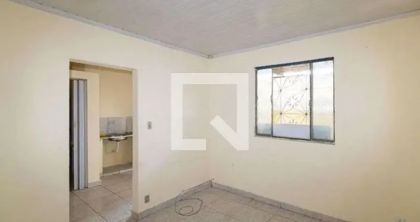 Casa para Aluguel - Campo Grande, 1 Quarto,  35 m² - Rio de Janeiro