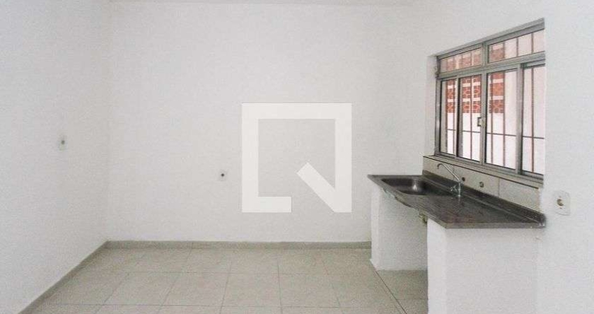 Casa para Aluguel - Jardim Tiete, 1 Quarto,  33 m² - São Paulo