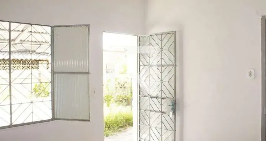 Casa para Aluguel - Campo Grande, 1 Quarto,  30 m² - Rio de Janeiro
