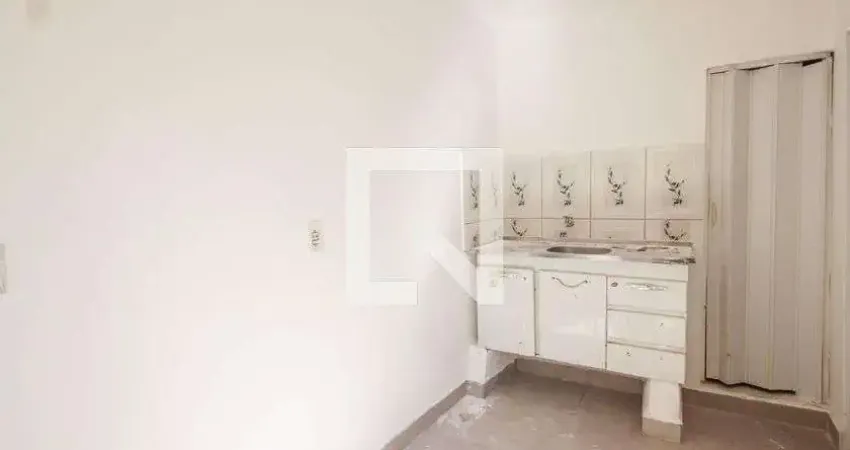 Casa para Aluguel - Vila Amália, 2 Quartos,  24 m² - São Paulo