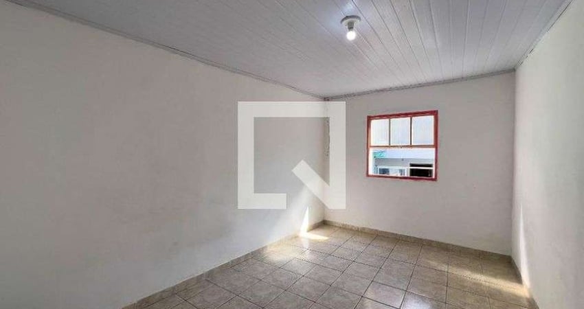 Casa para Aluguel - Jardim Botucatu, 2 Quartos,  40 m² - São Paulo