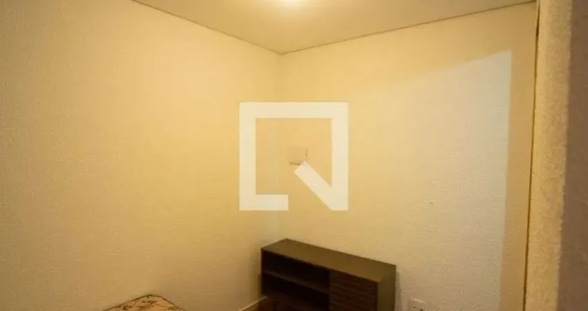 Casa para Aluguel - Cidade Sao Mateus, 1 Quarto,  22 m² - São Paulo