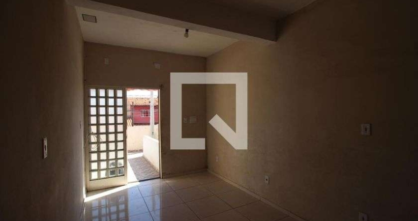 Casa para Aluguel - Jardim Maria Antônia Prado, 2 Quartos,  150 m² - Sorocaba