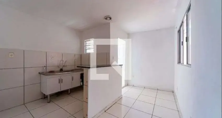 Casa para Aluguel - Jardim do Estadio, 2 Quartos,  50 m² - Santo André