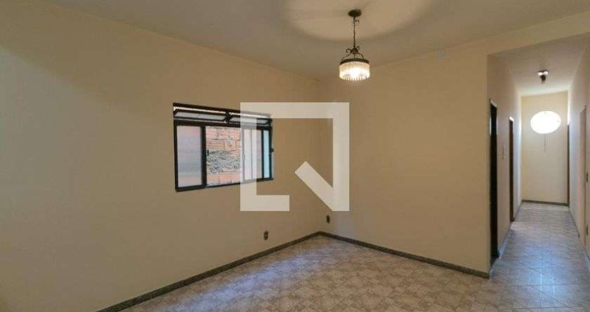 Casa para Aluguel - Jardim dos Comerciários, 2 Quartos,  53 m² - Belo Horizonte