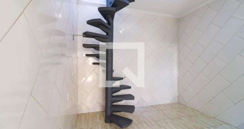 Casa para Aluguel - Jardim Miriam, 2 Quartos,  32 m² - São Paulo