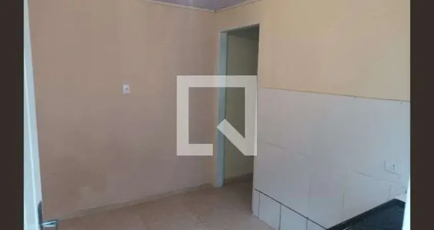 Casa para Aluguel - Cidade Sao Mateus, 1 Quarto,  35 m² - São Paulo