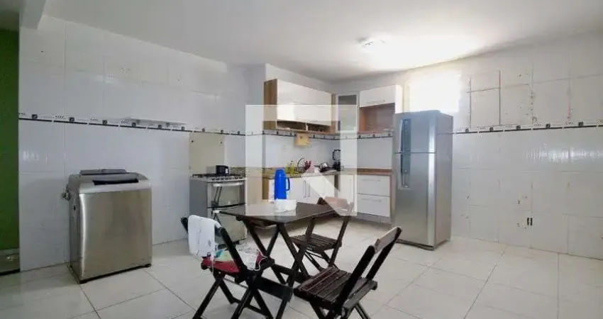 Casa para Aluguel - Boca do Rio, 2 Quartos,  60 m² - Salvador