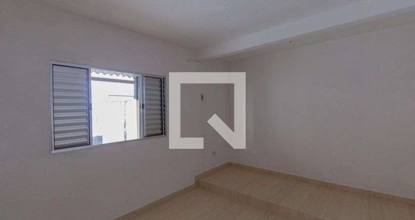 Casa para Aluguel - Vila Carmosina, 1 Quarto,  29 m² - São Paulo
