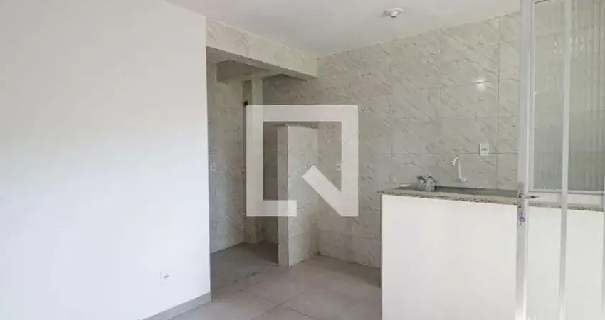 Casa para Aluguel - Piedade, 1 Quarto,  32 m² - Rio de Janeiro