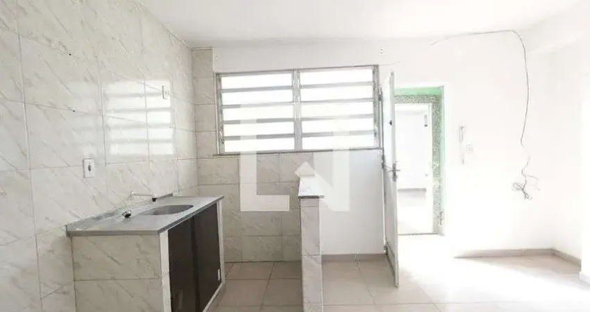 Casa para Aluguel - Piedade, 1 Quarto,  32 m² - Rio de Janeiro
