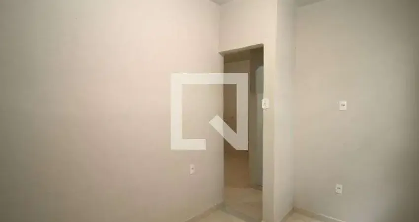 Casa para Aluguel - Olaria, 1 Quarto,  30 m² - Rio de Janeiro