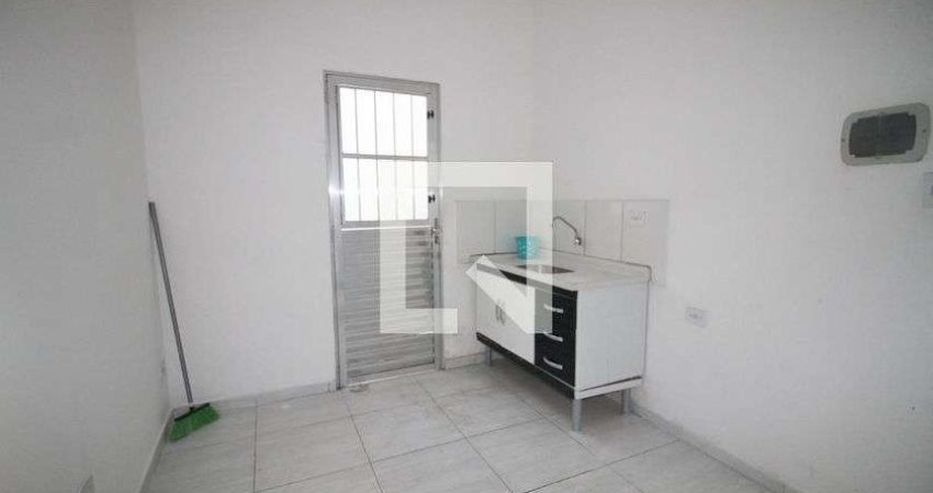 Casa para Aluguel - Vila Dionísia, 1 Quarto,  25 m² - São Paulo