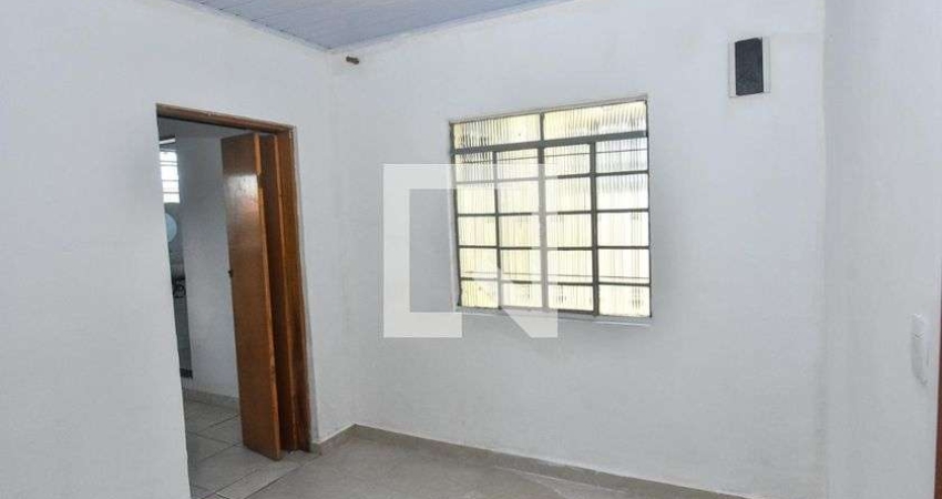 Casa para Aluguel - Parque Colonial, 1 Quarto,  45 m² - São Paulo