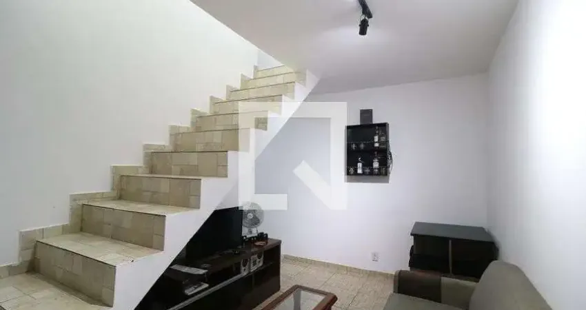 Casa para Aluguel - Piedade, 2 Quartos,  50 m² - Rio de Janeiro