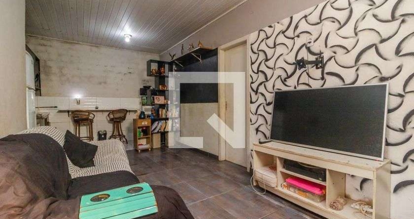 Casa para Aluguel - Camaquã, 2 Quartos,  104 m² - Porto Alegre
