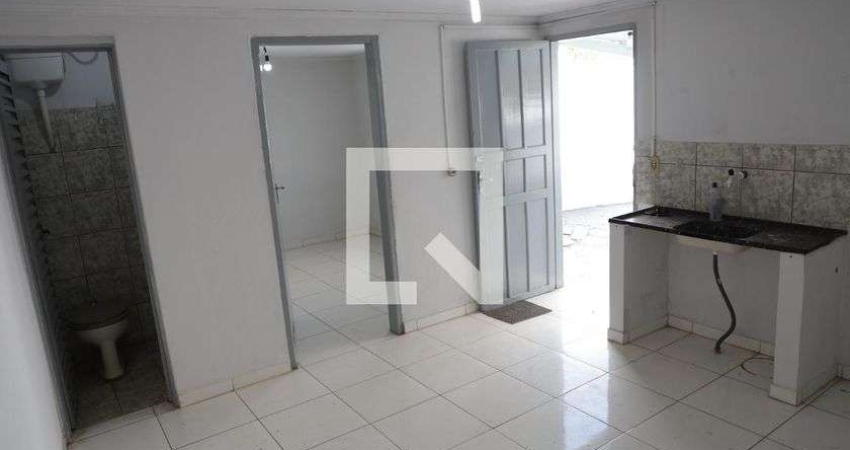 Casa para Aluguel - Parque Amazônia , 2 Quartos,  70 m² - Goiânia