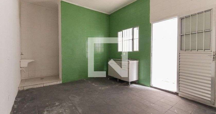 Casa para Aluguel - Conjunto Residencial Jose Bonifacio, 1 Quarto,  21 m² - São Paulo