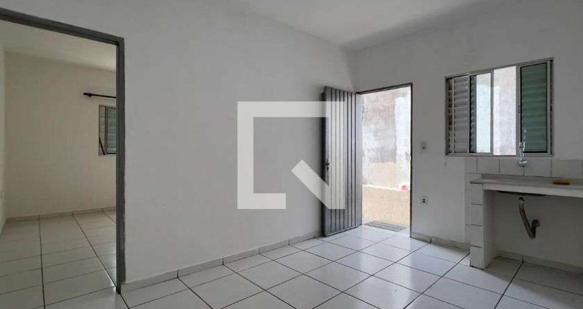 Casa para Aluguel - Jardim Cocaia, 1 Quarto,  33 m² - Guarulhos