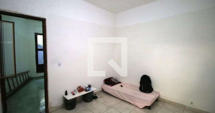 Casa para Aluguel - Ramos, 1 Quarto,  70 m² - Rio de Janeiro